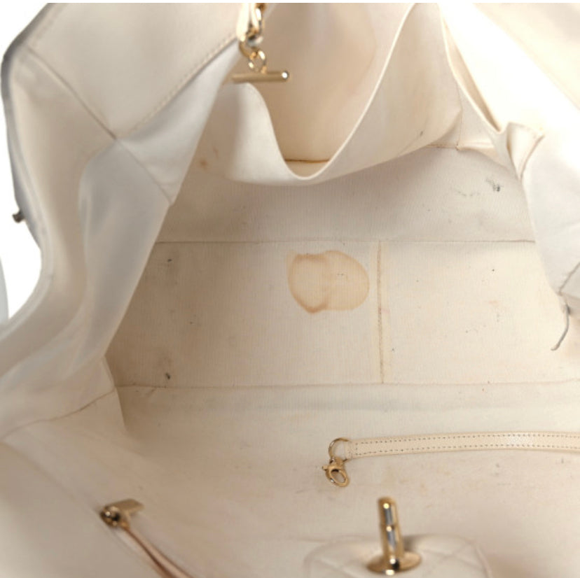 CHANEL Matelasse/Large Shopping Bag White Caviar Skin Tote Bag