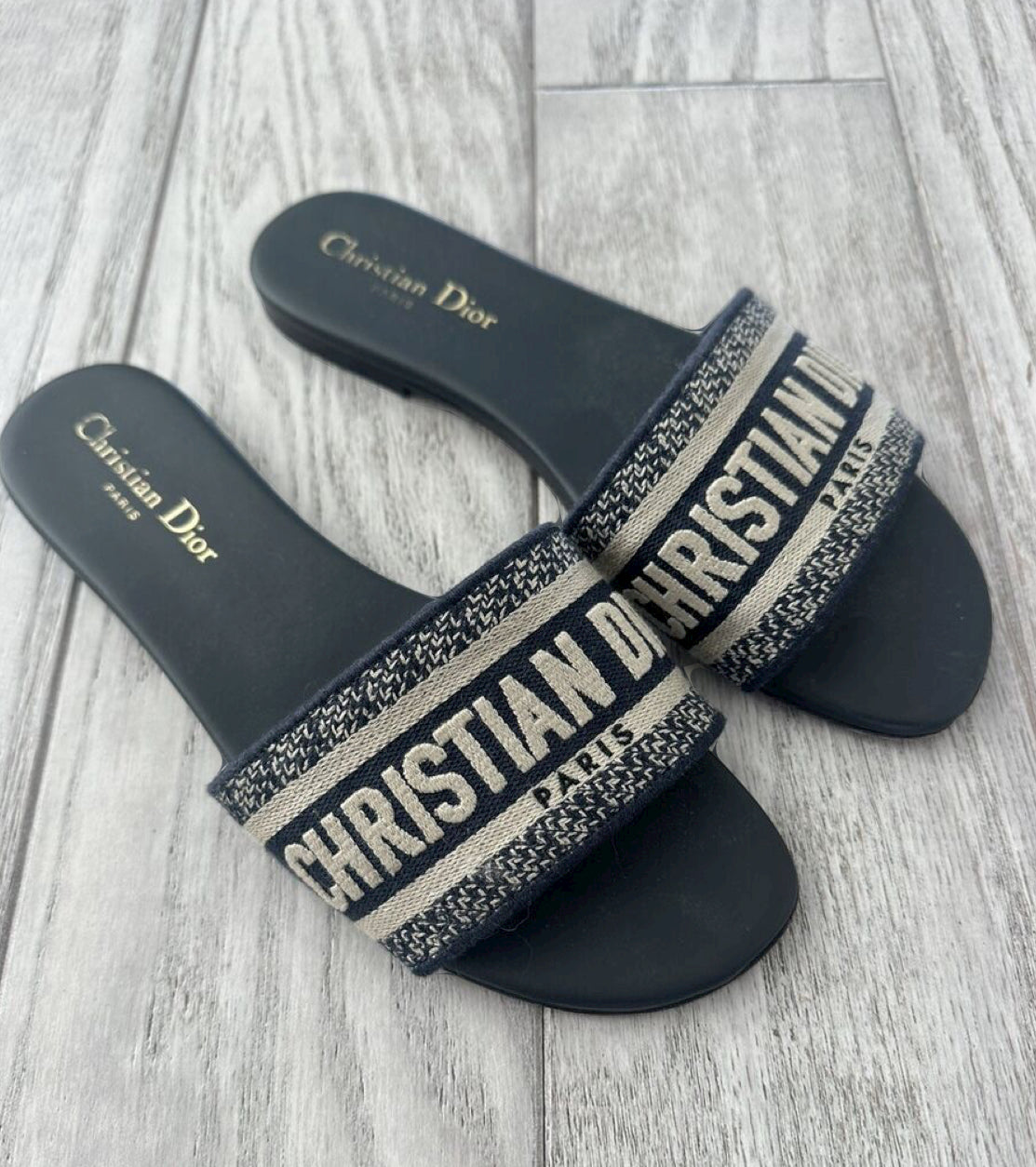DIOR Dway Slides