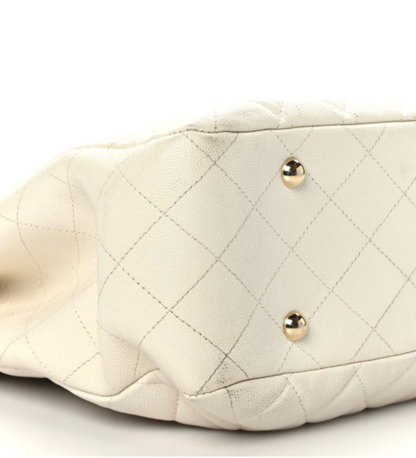 CHANEL Matelasse/Large Shopping Bag White Caviar Skin Tote Bag